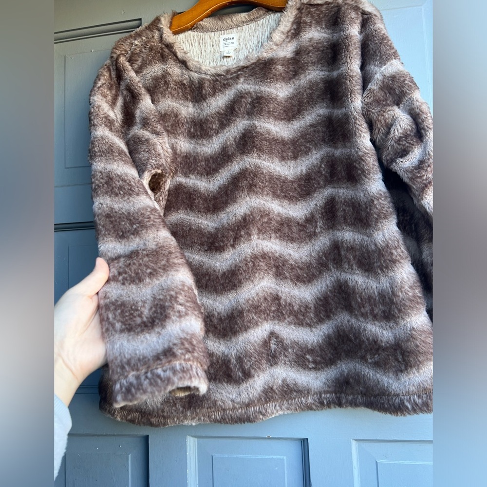 Dylan Tan Chevron stripe vintage drop shoulder pullover size S (faux fur) - Picture 4 of 13